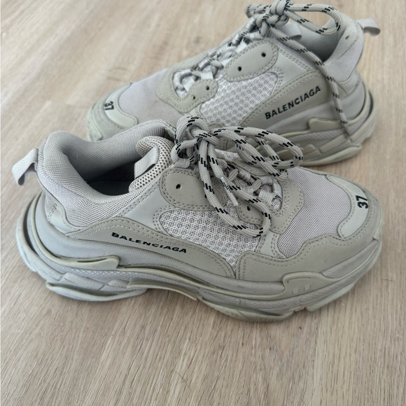 Balenciaga Triple S Sneakers – Beige – Size 7 – Authentic, Barely Worn - Picture 5 of 7